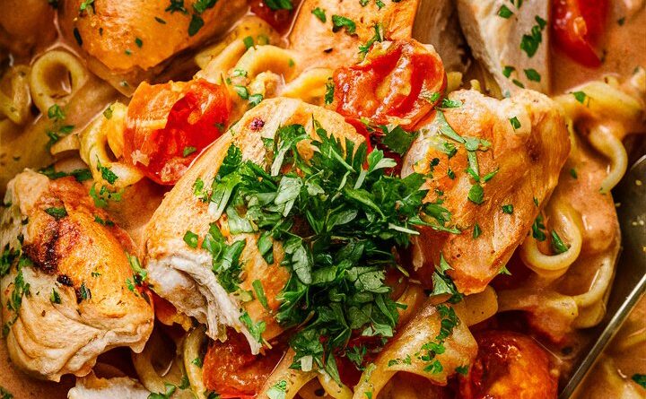 Easy Chicken Pasta in Creamy Tomato Sauce Recipe